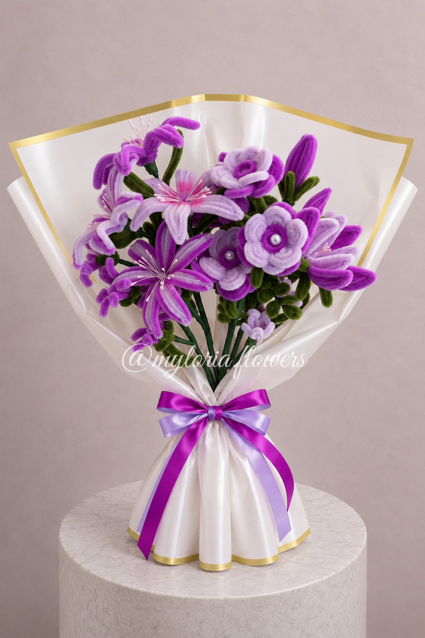 Bouquet de fleurs éternelles violet et mauve