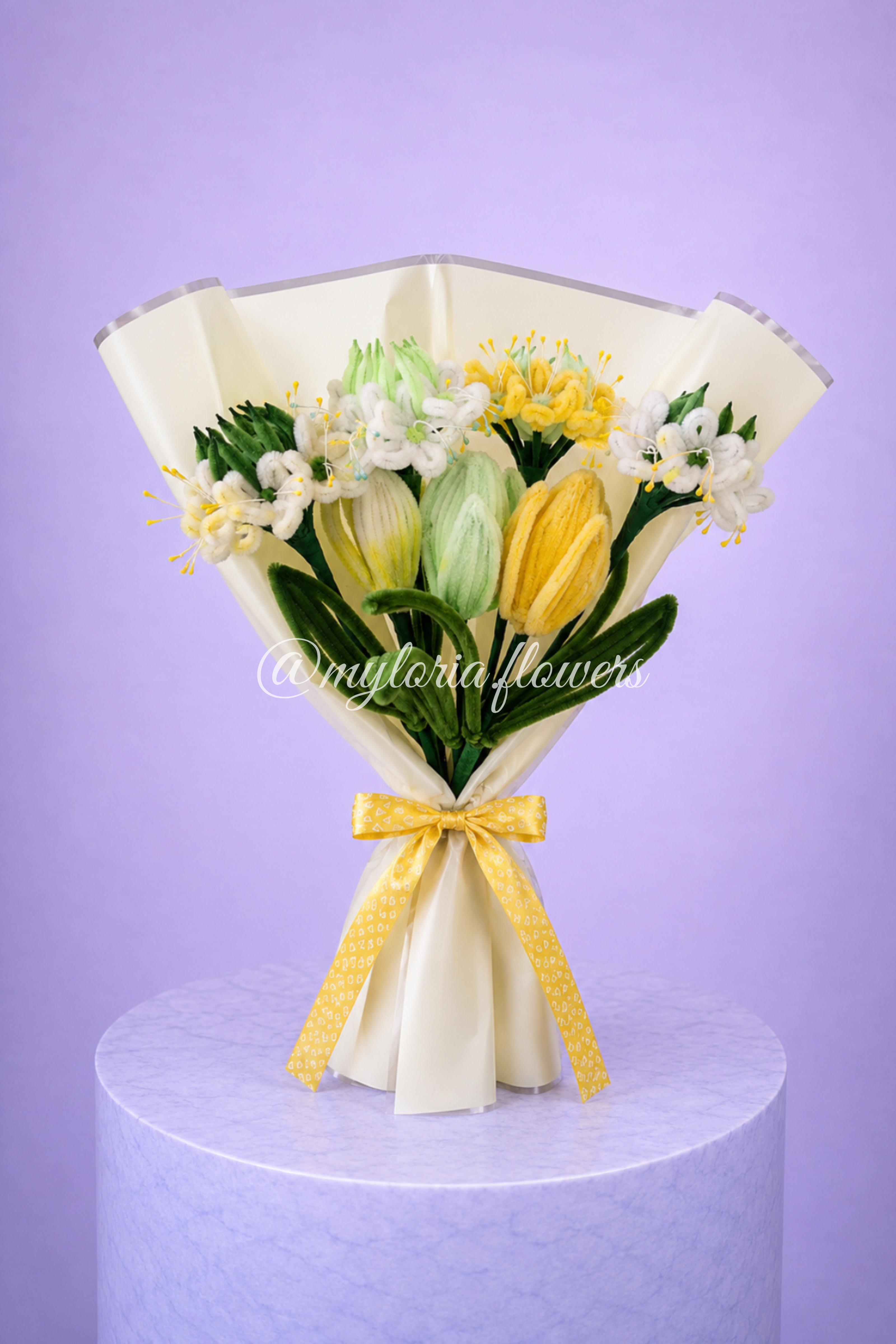 Bouquet de 7 fleurs éternelles jaune, vert et blanc