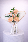 Bouquet éternel Louise Saumon et Blanc
