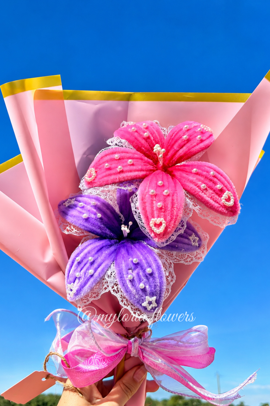 Bouquet de fleurs éternelles rose et violet