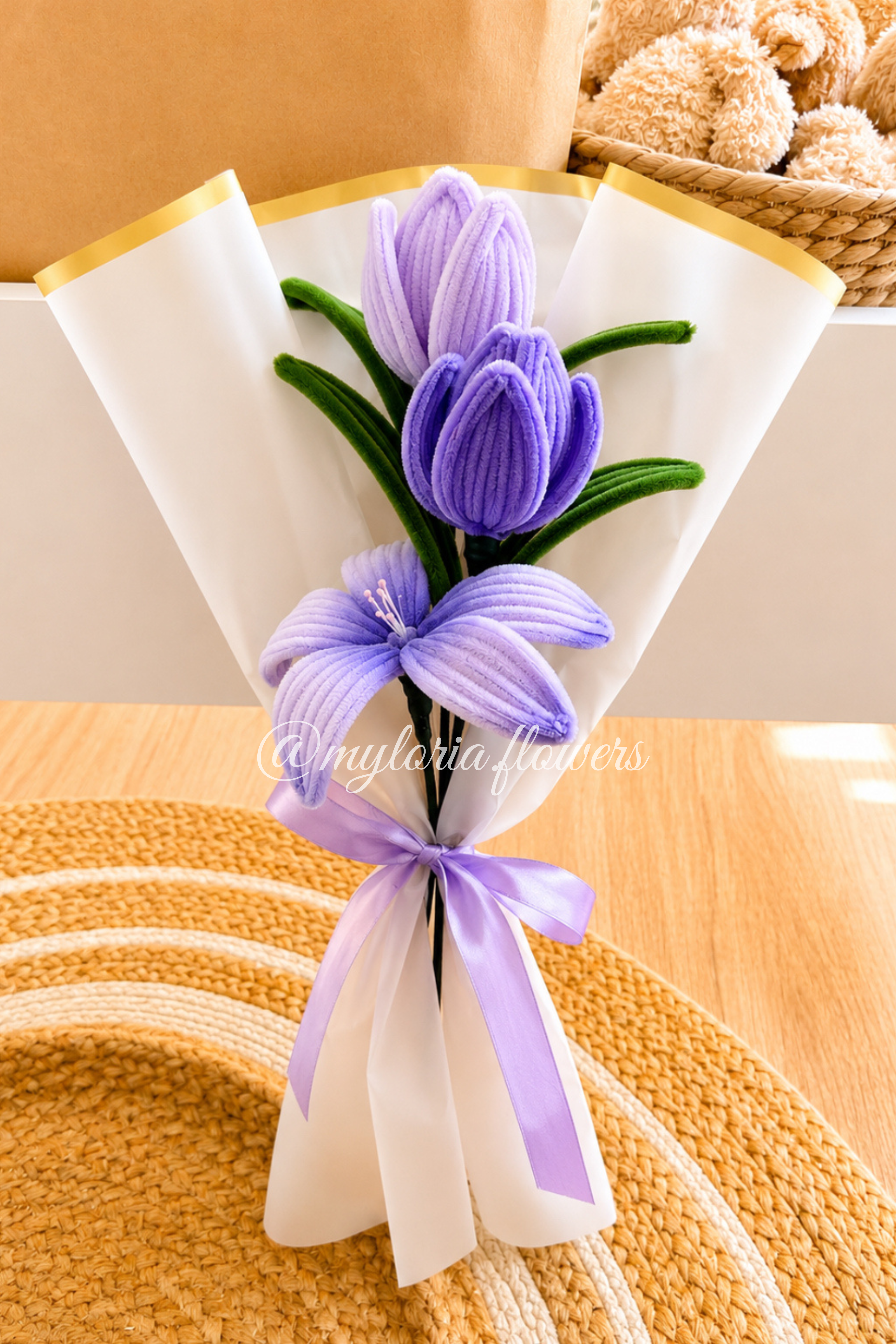 Bouquet de fleurs éternelles violettes