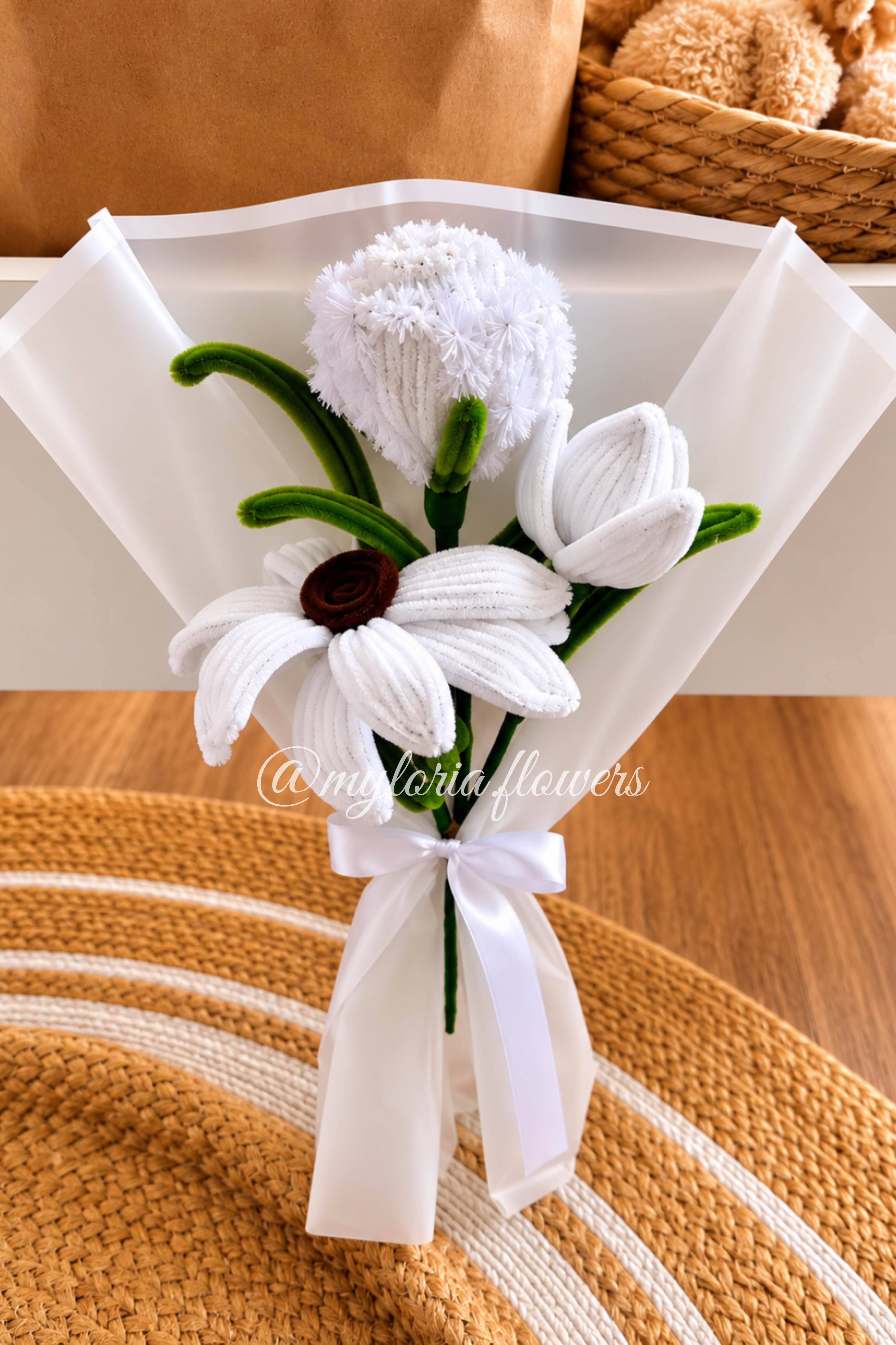 Bouquet de fleurs éternelles blanches